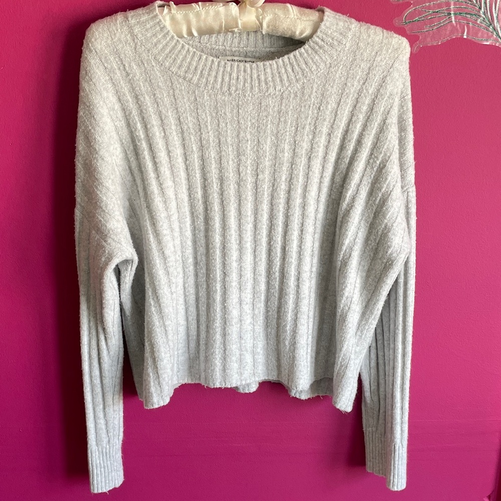 🦅Vintage AE Light Gray Cropped Ribbed Sweater🦅
